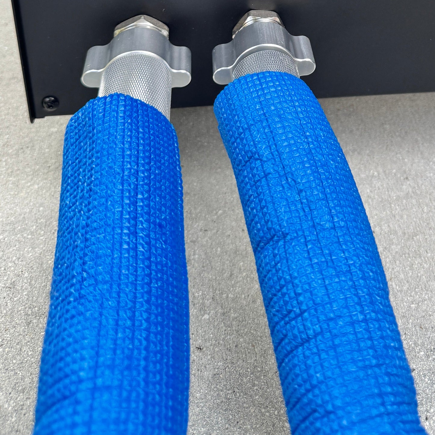 Steel braided clear hoses with condensation sleeves